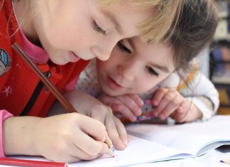 Angielski dla dzieci przez projekty – jak tworzenie plakatu, mapy czy mini-książki wspiera naukę? kurs angielskiego dla dzieci 2.jpg